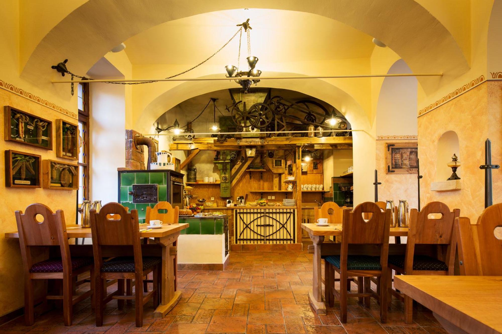 Hotel Selsky Dvur - Bohemian Village Courtyard — Bilder 1