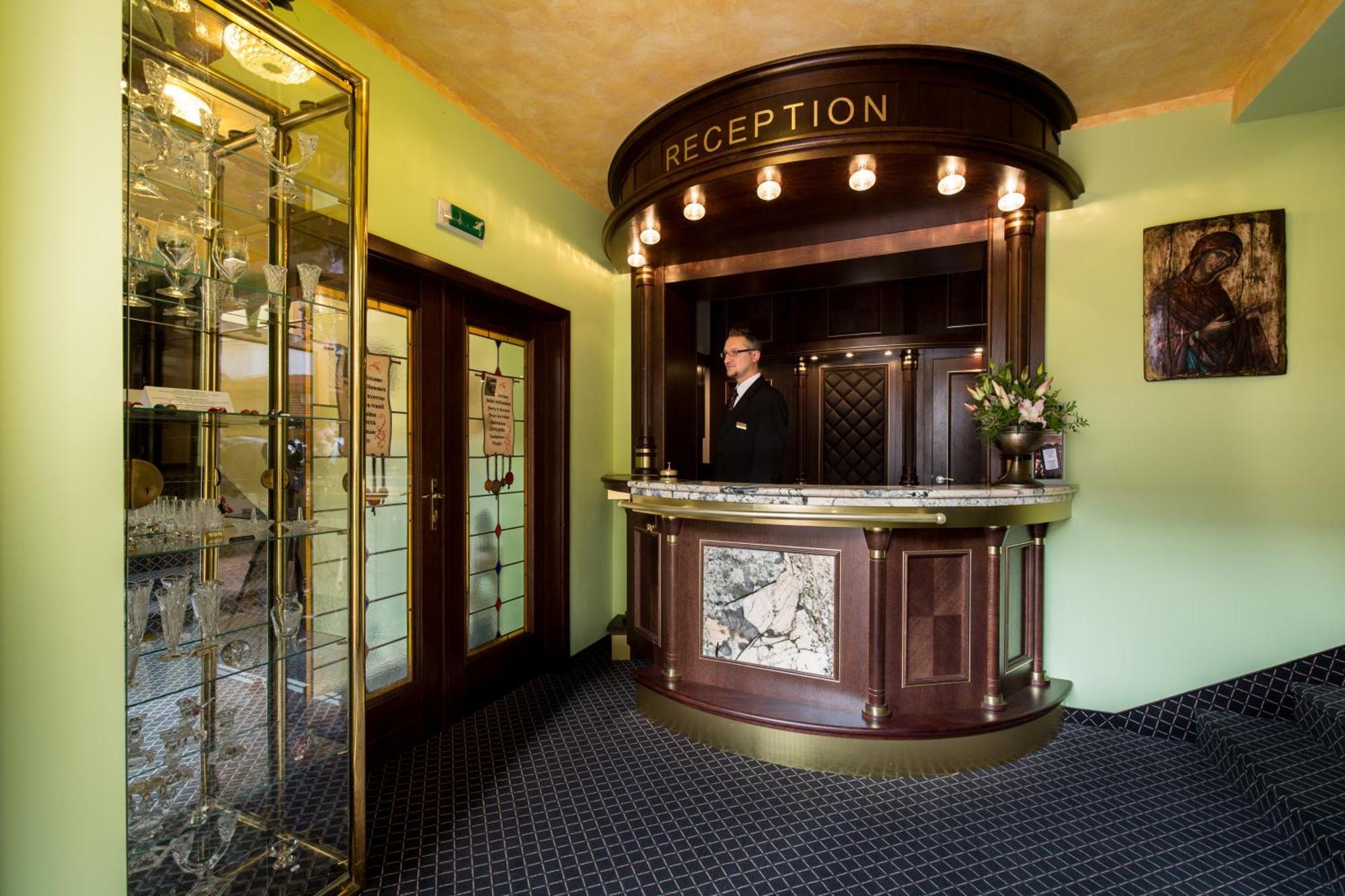 Hotel Selsky Dvur - Bohemian Village Courtyard, Prague